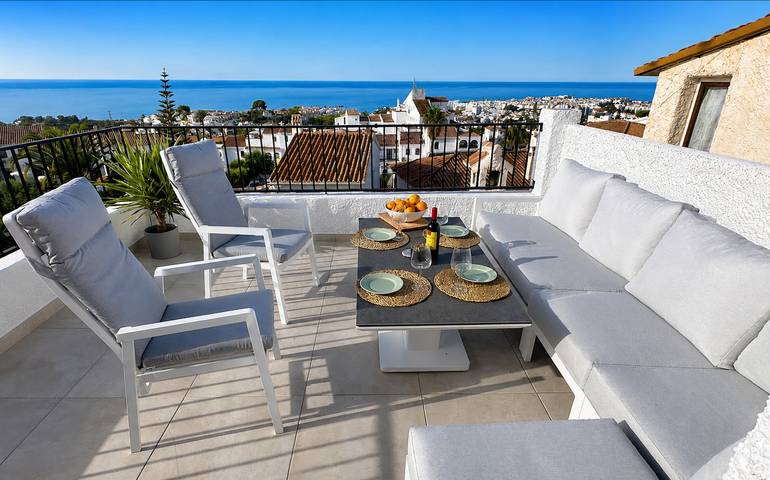 Apartment for 5 people, with terrace in Nerja