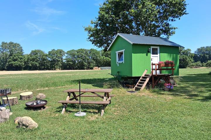 Cabane en bois pour 4 personnes - 1
