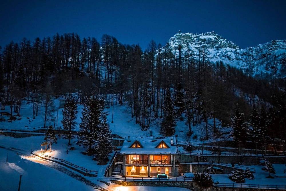 Perfect location with amazing views close to ski slopes in Breuil-Cervinia, Valtournenche