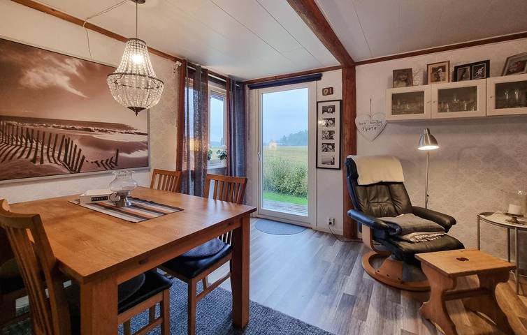 Ferienhaus für 6 Personen mit Terrasse in Vänersborg, Vänern