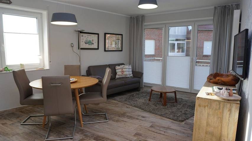 Ferienwohnung für 4 Personen, mit Balkon und Garten in Norddeich Mole