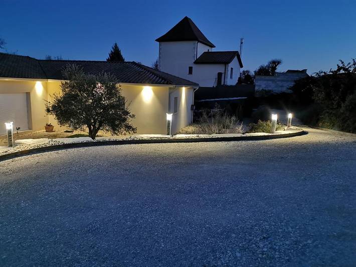 Location de vacances pour 2 personnes, avec piscine ainsi que vue et jardin à Marcillac-Saint-Quentin - 4