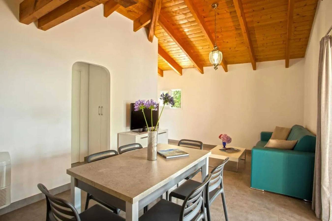 Encantadora Casa de Vacaciones en Olmeto con Piscina in Abbartello, Olmeto