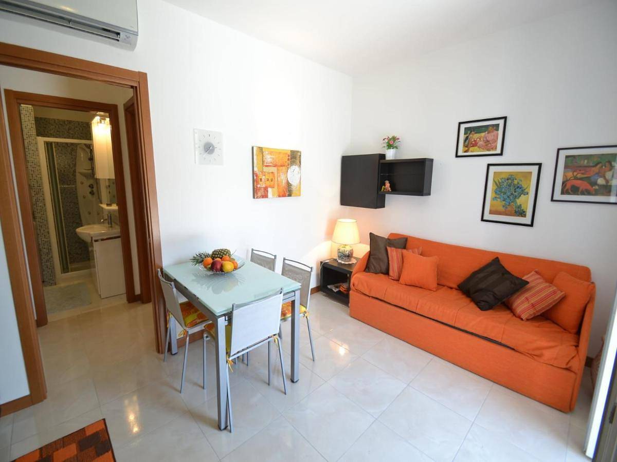 Ganze Wohnung, Air-conditioned with a pool,spa and fitness centre in Magliolo, Ligurische Alpen