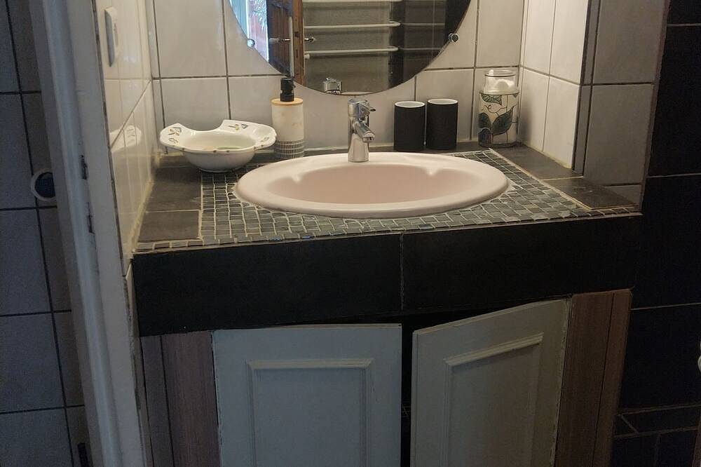 Gite Aux Oiseaux in Besanzón, Doubs (desambiguación)