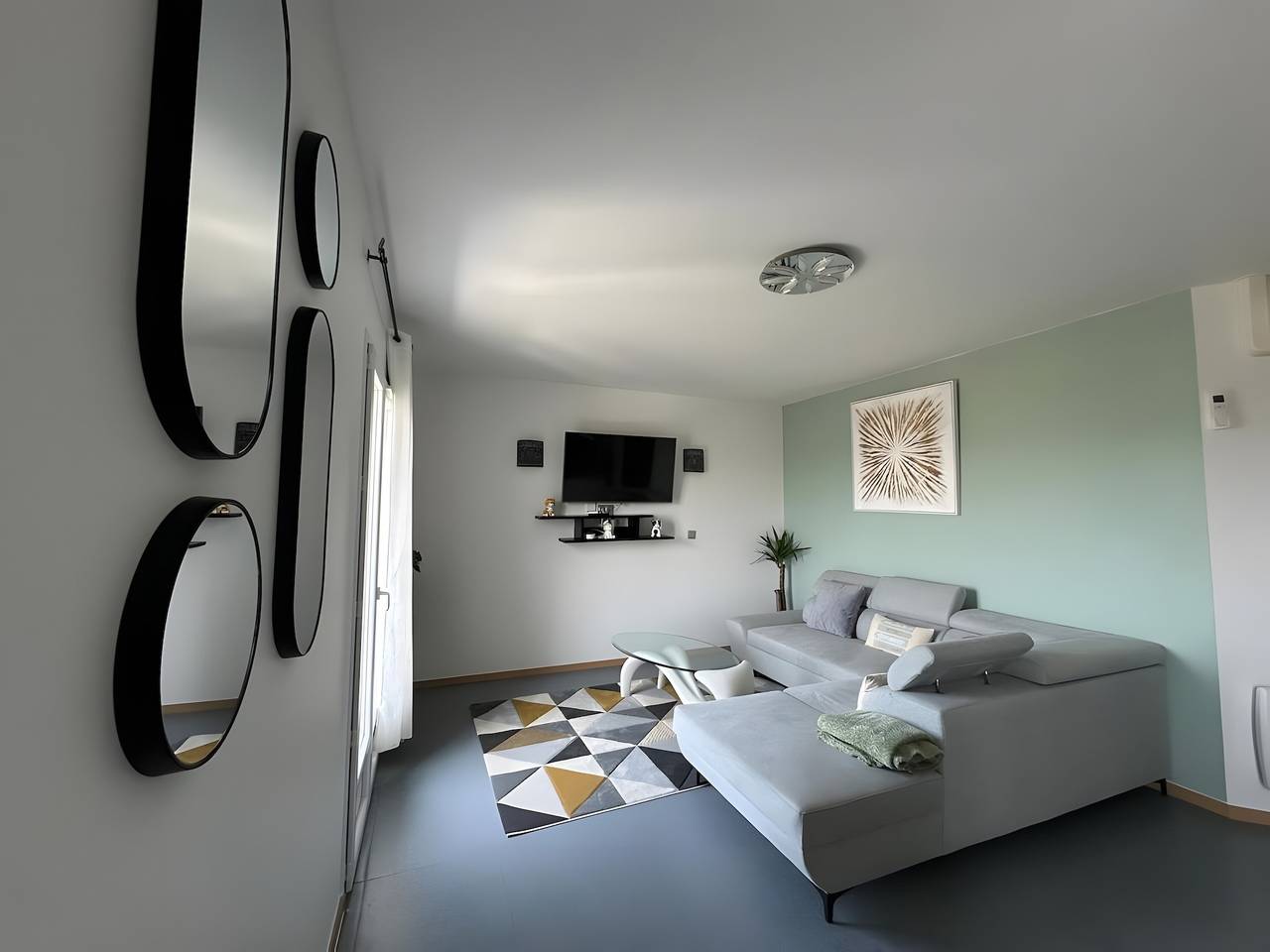 Apartamento entero, Apartamento 'Bel Appartement Perrière' con balcón, Wi-Fi y aire acondicionado in Brive-la-Gaillarde, Brive-la-Gaillarde region