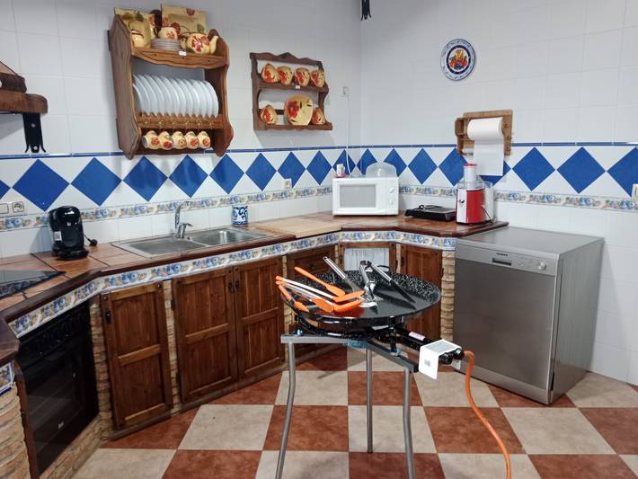 Casa rural para 6 personas, con Balcón/Terraza además de Jardín y Vistas en Aldeaquemada - 3