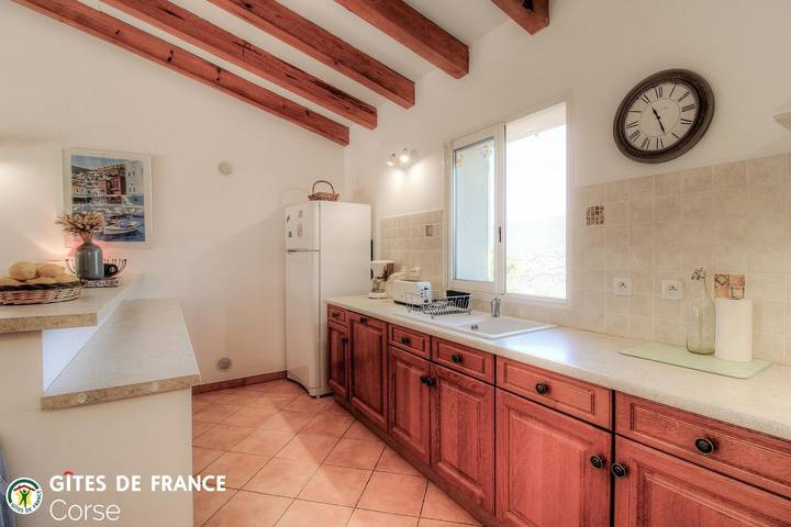 Gîte pour 6 personnes, avec Terrasse et Jardin ainsi que Piscine et Vue à Sollacaro - 4