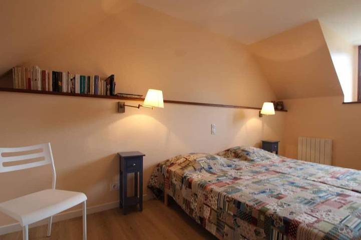 Gîte pour 5 personnes, avec jardin à Champcervon - 4