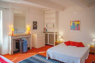 Maison De Vacances pour 30 Personnes dans Crillon-le-Brave, Parc naturel régional du Mont-Ventoux, Photo 1