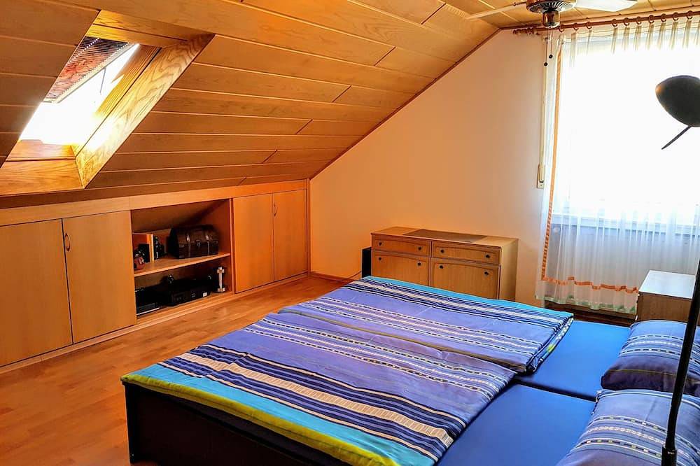 Entire apartment, Gepflegte Dachgeschosswohnung im 2-familienhaus in Ruhiger Wohnlage in Bad Kissingen, Rhön-Bayern