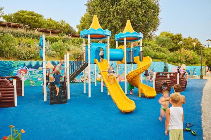 Zelt für 5 Personen, mit Pool und Kinderpool sowie Terrasse, mit Haustier in Dalmatien - 4