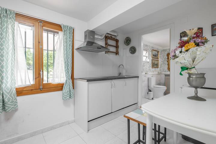Apartamento entero, Apartamento 'La Fabriqueta' con vistas a la montaña, Wi-Fi y aire acondicionado in Riudecañas, Baix Camp