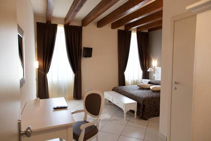 Hôtel pour 2 personnes, avec terrasse, animaux acceptés à Borgo Val di Taro - 4