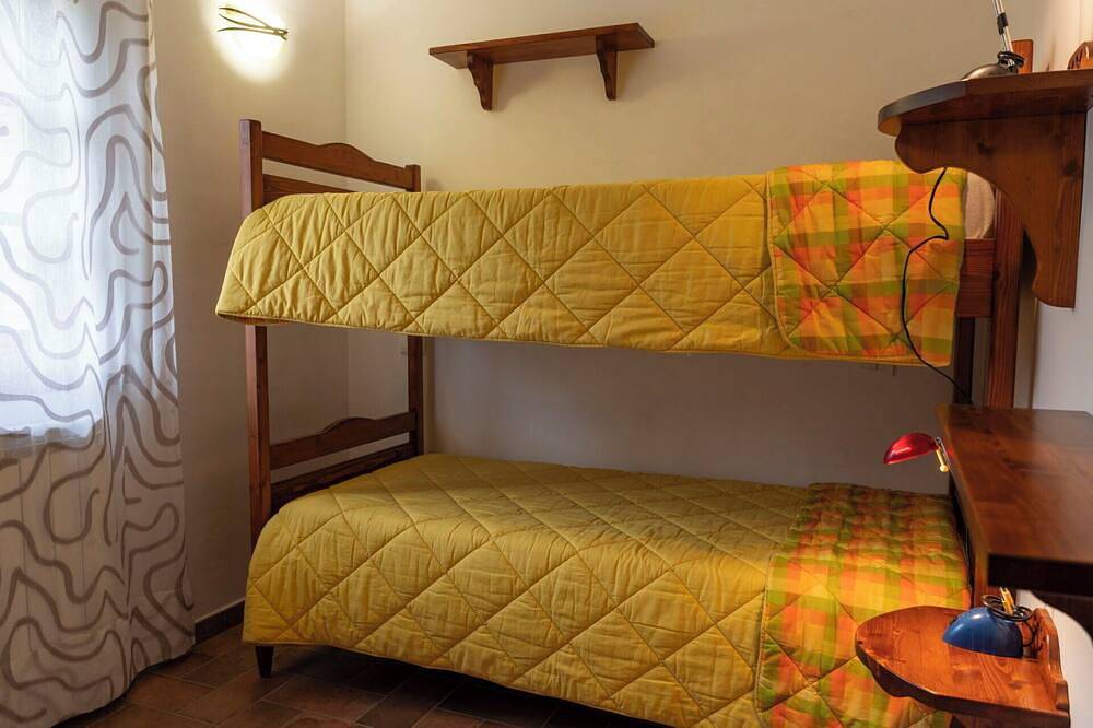 Appartamento intero, Incantevole appartamento per 4 ospiti con Wifi, A/C, piscina, Tv, patio e animali ammessi in Panicale, Lago Trasimeno