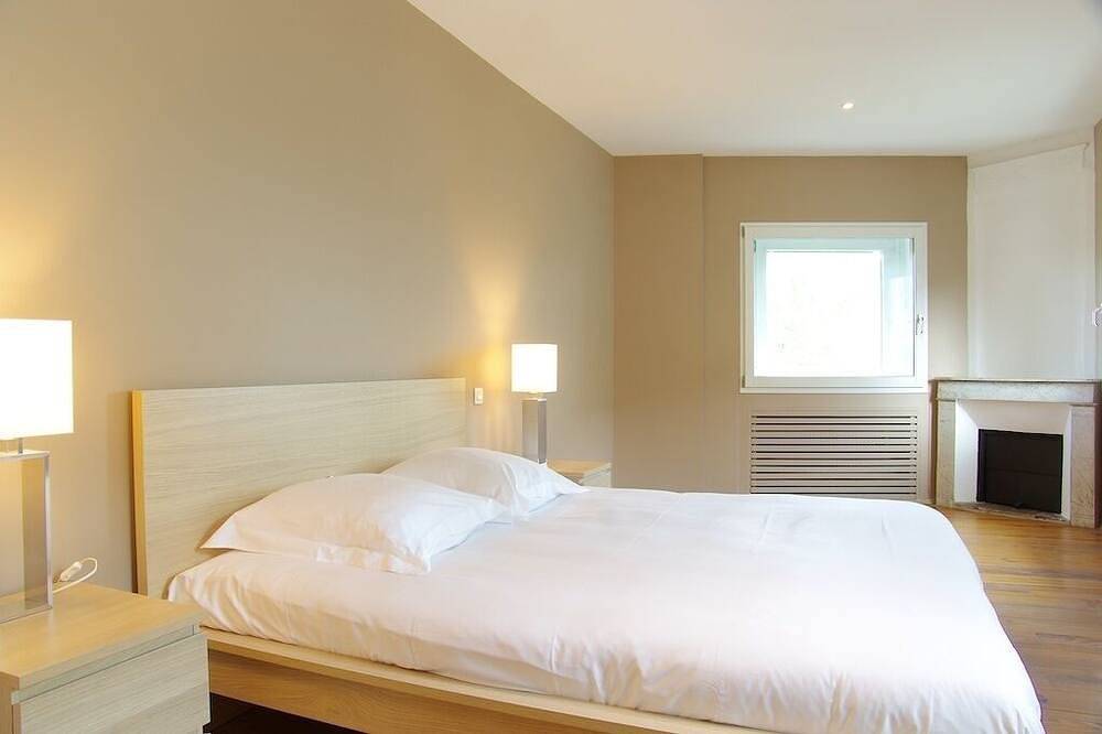 Appartement entier, Château - Vaste appartement 175 m2 avec 4 chambres et terrasse in Bordeaux, Région de Bordeaux