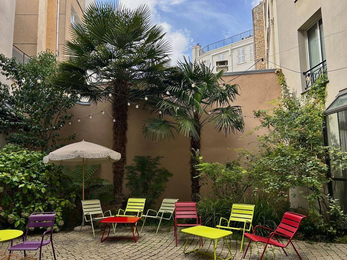 Hôbou - ex Hotel Acanthe in Boulogne-Billancourt, Hauts-de-Seine