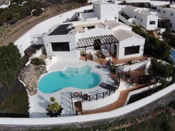 Chalet para 8 personas, con jacuzzi además de jardín y piscina, Familias con niños en Lanzarote - 3