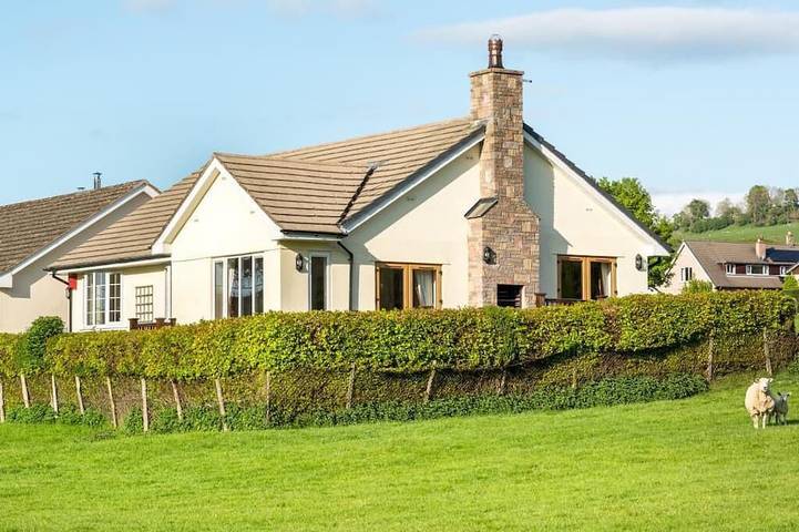 Log cabin for 6 people, with Garden in Pooley Bridge