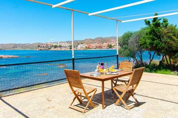 Gîte pour 8 personnes, avec terrasse et vue à Calabardina