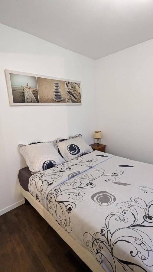 Appartement entier, Petite maison proche l'aéroport Charles de Gaules, parc Astérix et Stade de France in Goussainville, Val-d'Oise
