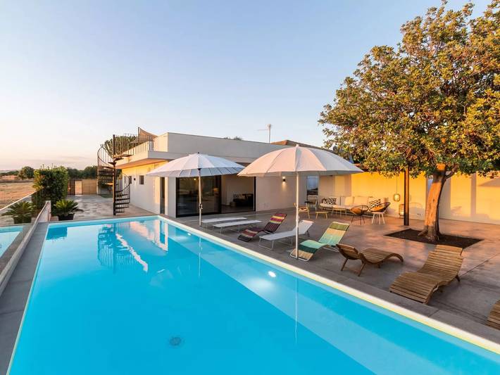 Villa per 8 persone, con giardino e piscina a Ragusa