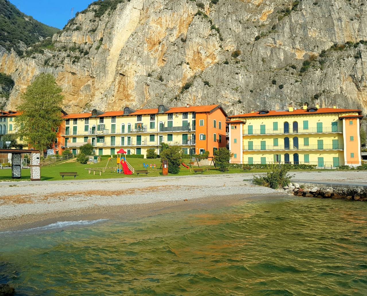Ganze Wohnung, Campione Giulia Exclusive Lakefront in Tremosine, Gardasee-Berge