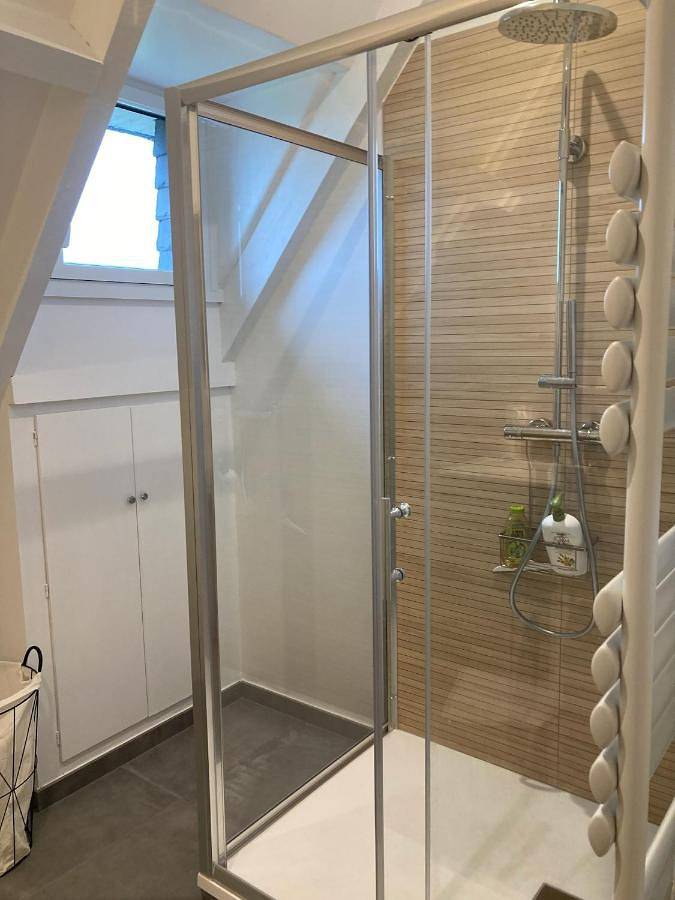 Villa Cancale, vue mer, 15 pers, plage à 200m in Cancale, Baie du Mont-Saint-Michel