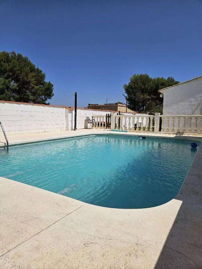 Casa rural para 8 personas, con jacuzzi además de piscina y jardín en Liria - 2