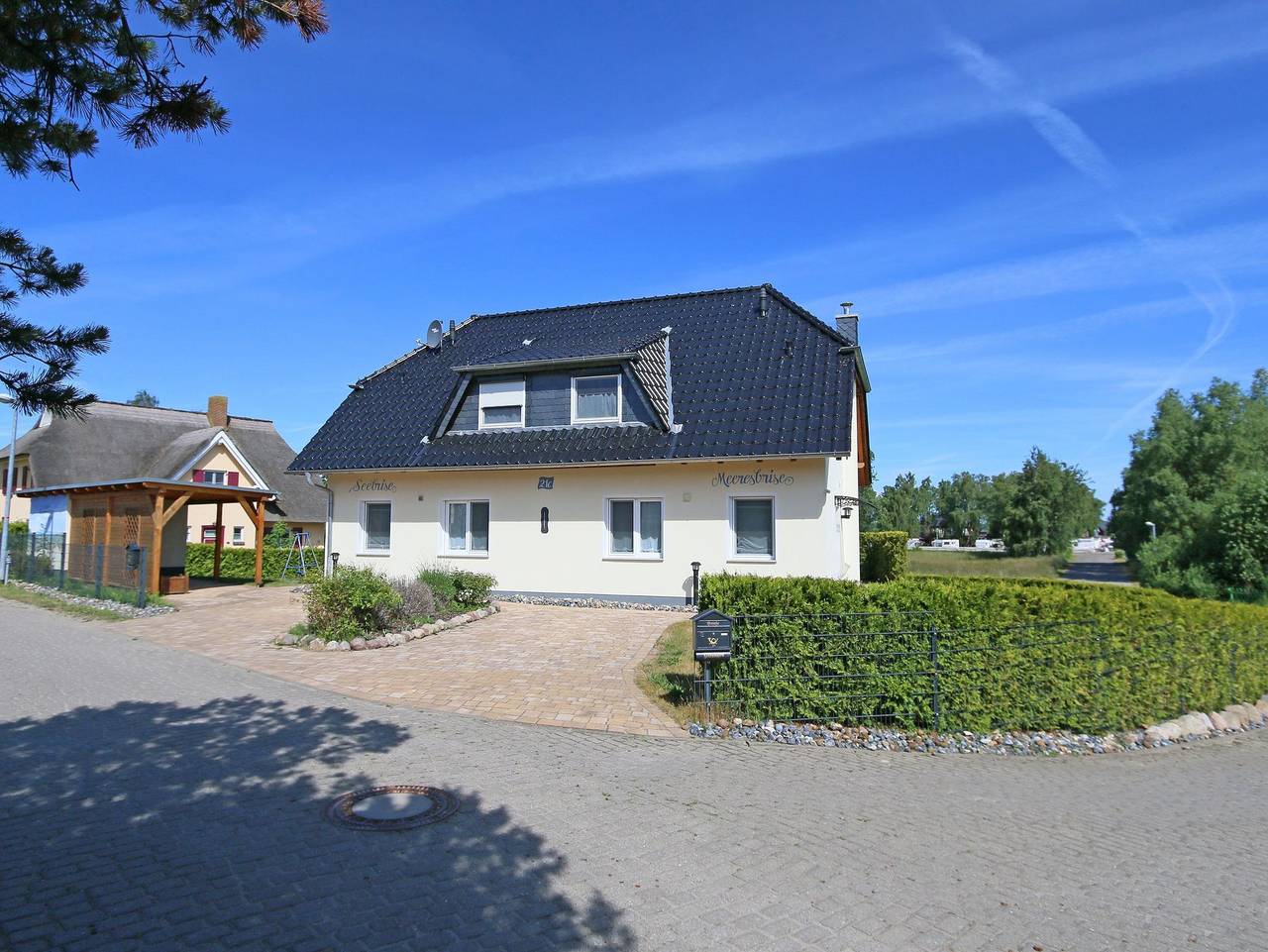 Ganze Ferienwohnung, Mr: Doppelhaushälfte Meeresbrise mit Terrasse und Fasssauna in Gager, Mönchgut