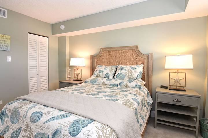 Vacation rental for 7 people, with pool and balcony in Wrightsville Beach