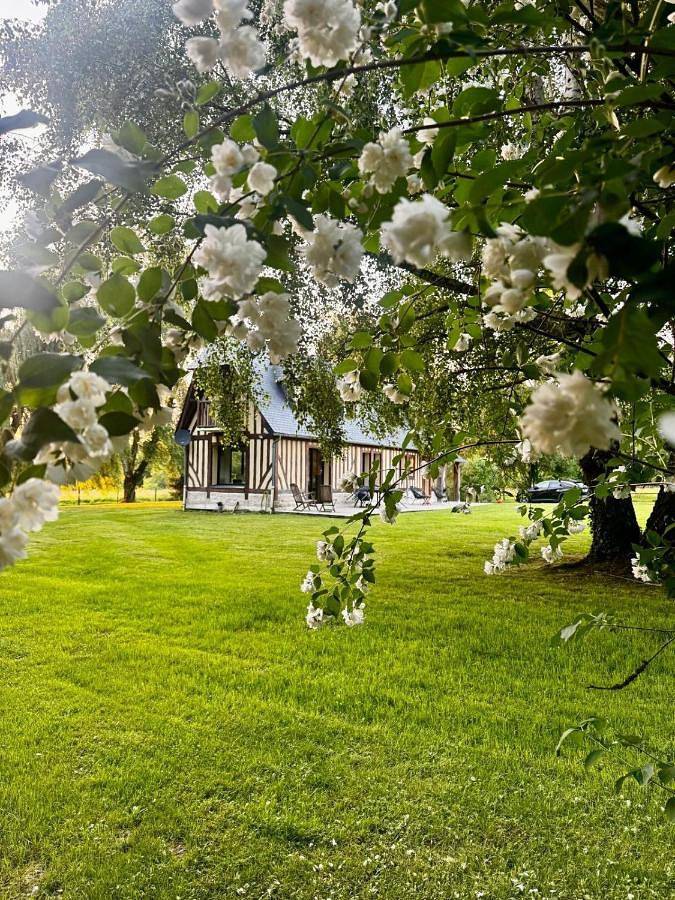 Les Mezerettes Maison campagne avec jardin et cheminée, 4-5 pers in Vauville, Région de Lisieux