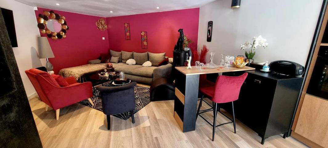 Gîte pour 6 personnes, avec terrasse et jacuzzi dans Feigères