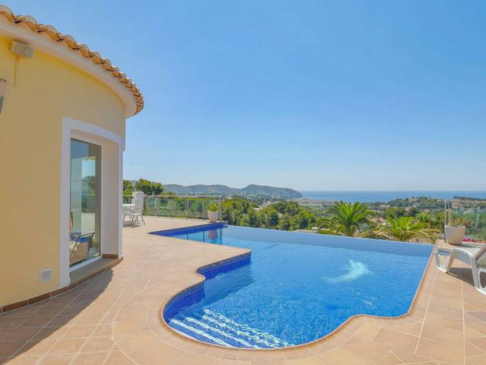 Location de vacances pour 8 personnes, avec Terrasse et Piscine à Teulada