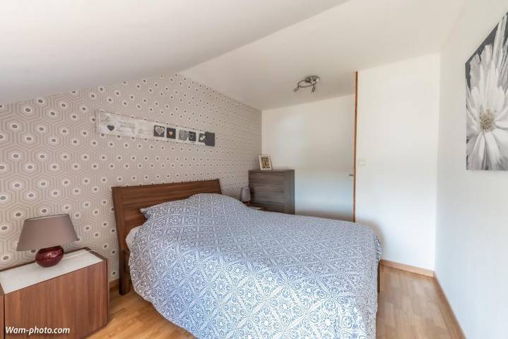 Location de vacances pour 4 personnes, avec piscine et terrasse ainsi que jardin et vue à Épineuil-le-Fleuriel - 3