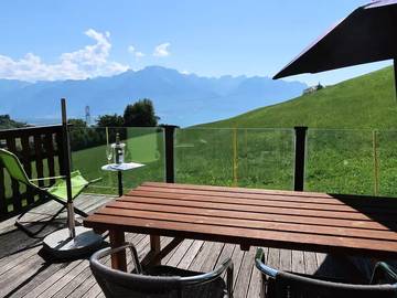 Lake House for 4 Guests in Montreux, Lake Geneva, Picture 1