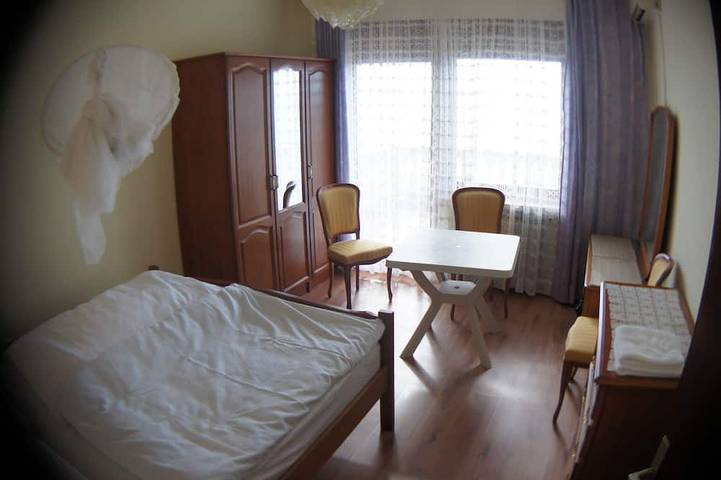 A P A R T M E N T - 7 7     Privater Strand & Swimmingpool in Starigrad Paklenica, Starigrad