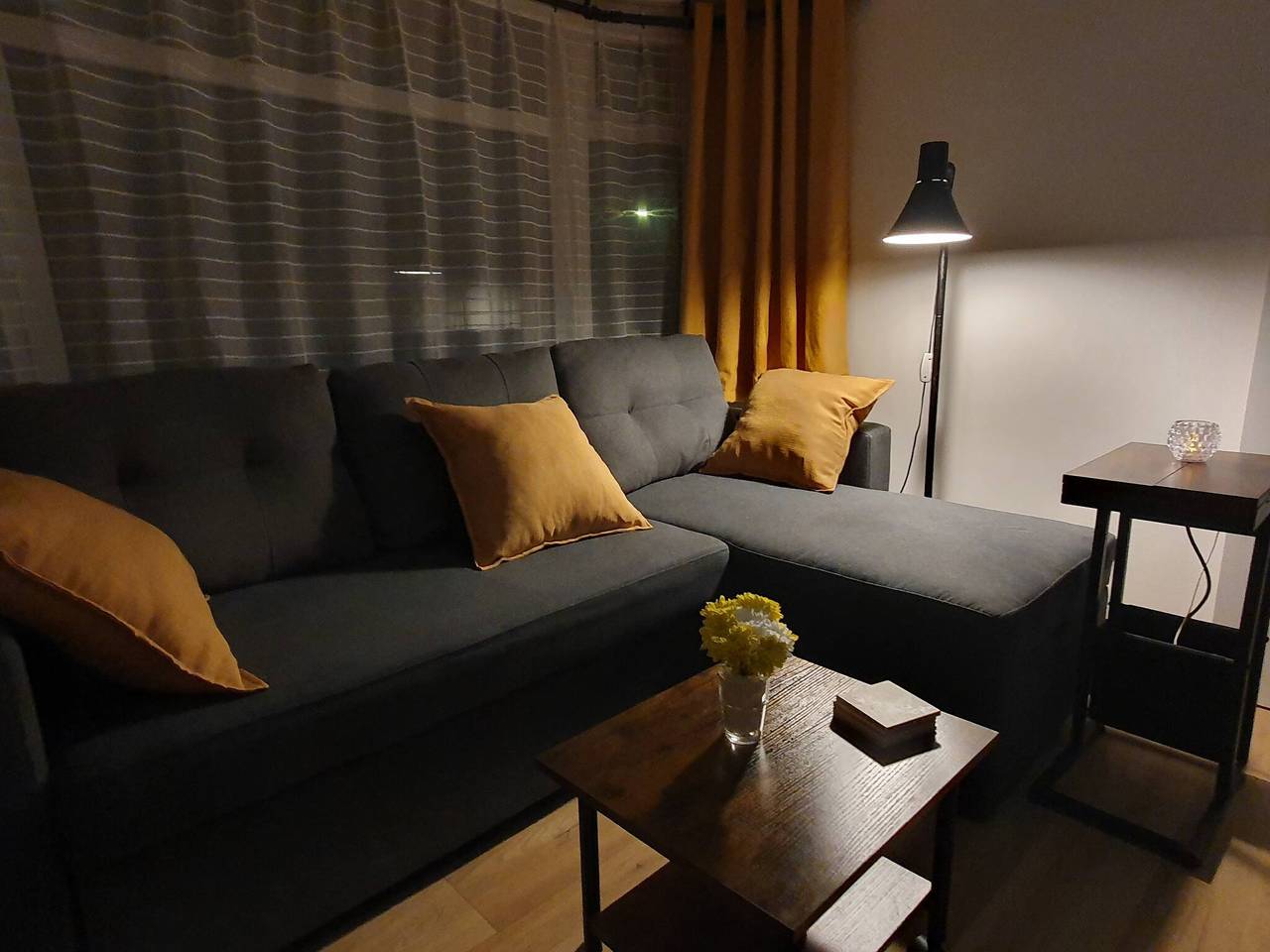 Entire holiday apartment, Luxury Smart Windsor London Parking in Slough, Berkshire