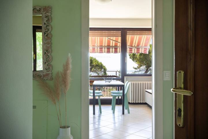 Ferienwohnung für 4 Personen, mit Balkon und Seeblick in Gardone Riviera - 2