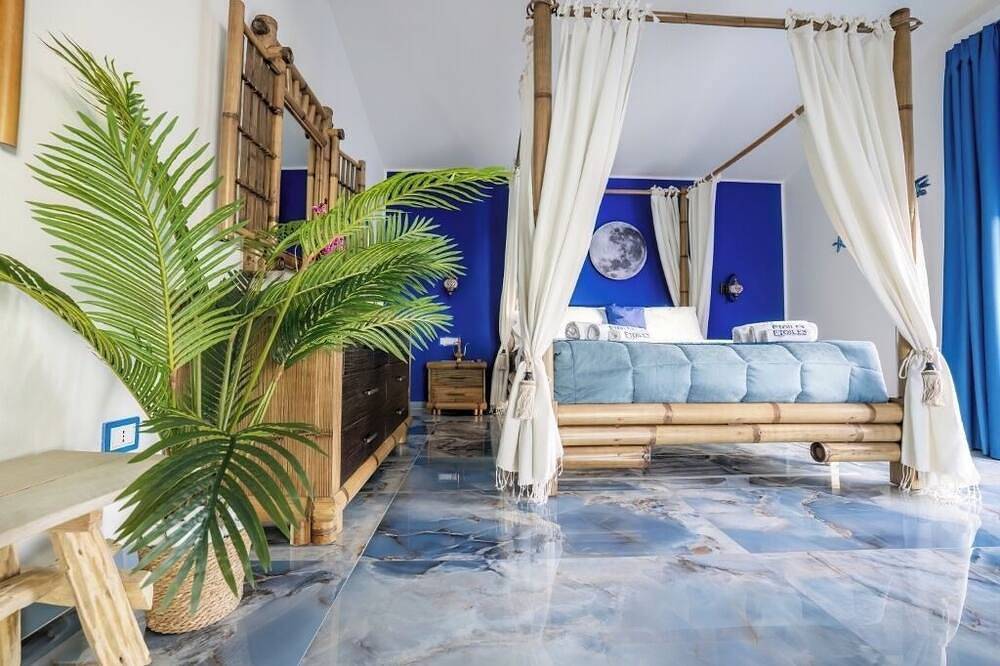 Luxury Family Suite Ursa Minor in Palmi, Reggio Calabria Province