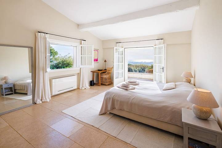 Mas Bellevue – Heated Pool & Exceptional Sea View in La Colle-sur-Loup, Mittelmeerküste (Frankreich)