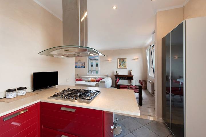 Appartamento intero, Luce Chiara Home con Giardino Privato, Vicino al Gaslini, Wi-Fi e Aria Condizionata in Genova (Città), Genoa