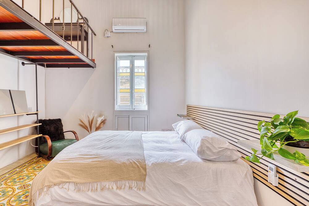 Ganze Wohnung, Stylish Sliema apt with rooftop, sea & Valletta views – central yet peaceful. in Tas-Sliema, Insel Malta