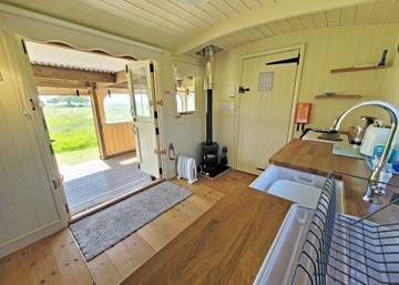 Glamping for 2 People in Hampshire, South East England, Photo 1