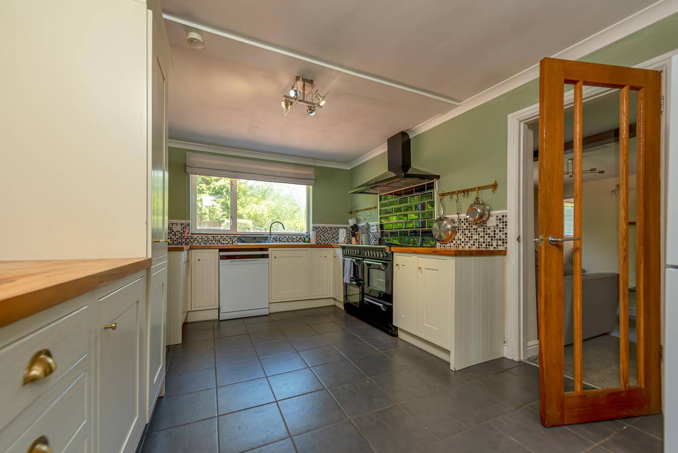 Rose Cottage | Hot Tub & Garden in Shropshire - Pass the Keys in Shropshire