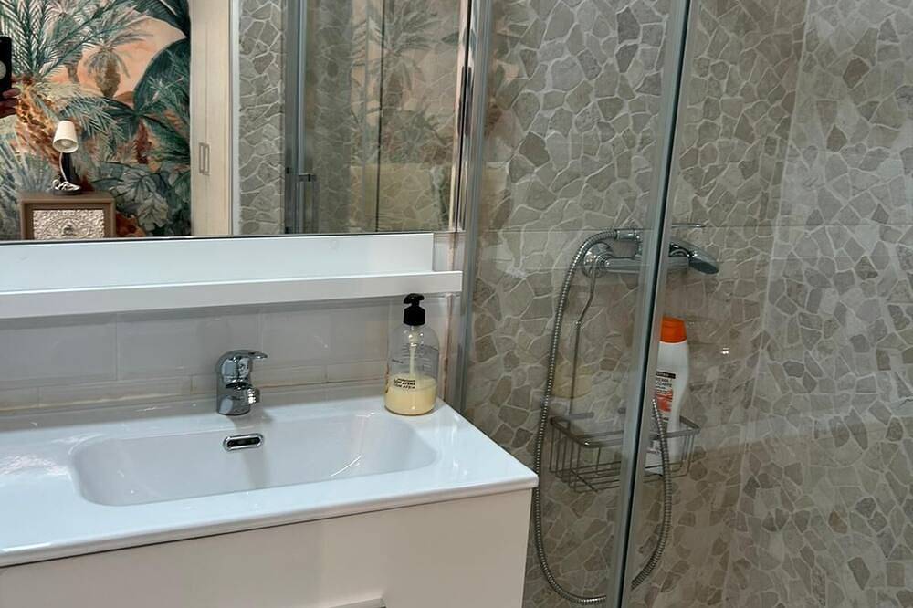 La Maison Del Mar: 1º1 Bedroom Exterior Private Bathroom near the beach in Carretera de Cádiz, Malaga