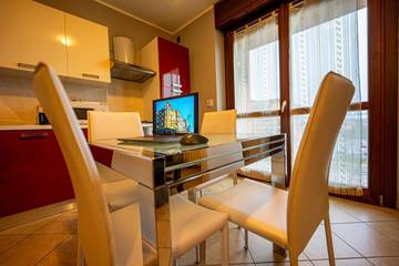 Gîte pour 3 personnes, avec vue et balcon à Leinì