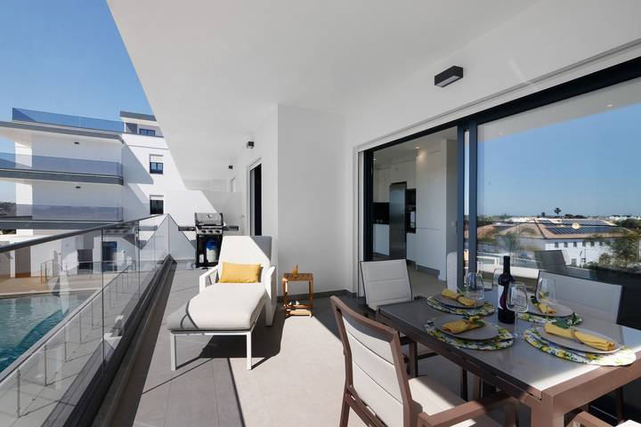 Apartamento inteiro, Apartamento 'Clearwater View' com vista para o mar, Wi-Fi e ar condicionado in Cabanas de Tavira, Conceição e Cabanas de Tavira
