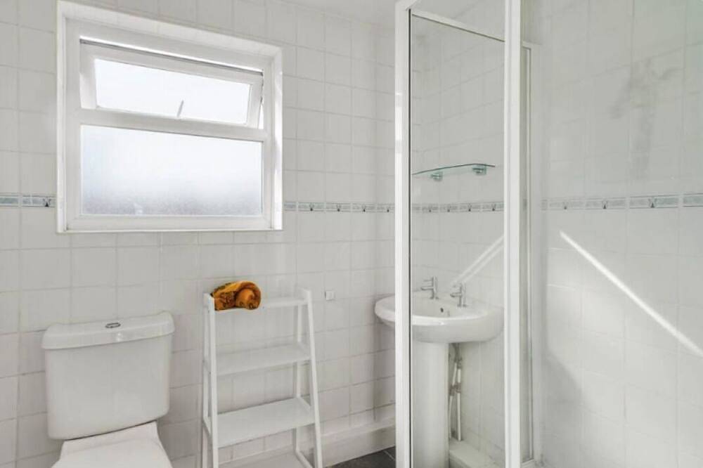 Rochester family retreat near castle & cafés. A tastefully decorated cosy home. in Rochester, Kent Downs