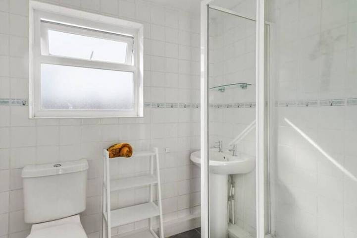 Rochester family retreat near castle & cafés. A tastefully decorated cosy home. in Rochester, Kent Downs